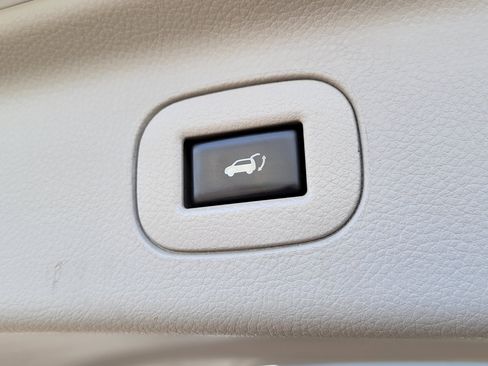 Used 2015 Nissan Quest SL image 9