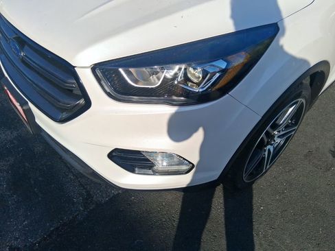 Used 2019 Ford Escape SEL AWD/4WD image 9