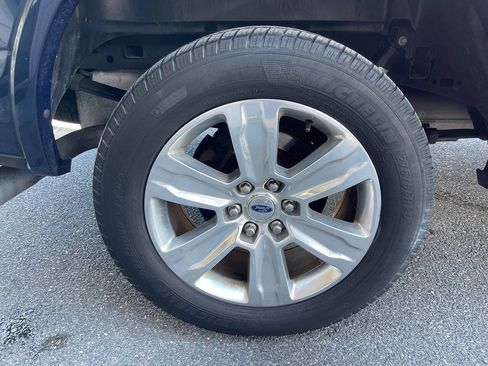 Used 2016 Ford F150 Platinum w/ Equipment Group 701A Luxury AWD/4WD image 12