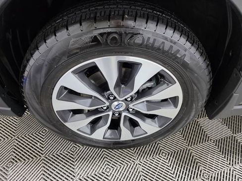 Certified 2025 Subaru Outback Limited image 10