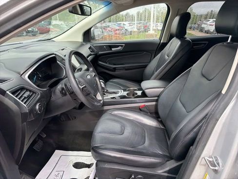 Used 2018 Ford Edge Titanium AWD/4WD image 5