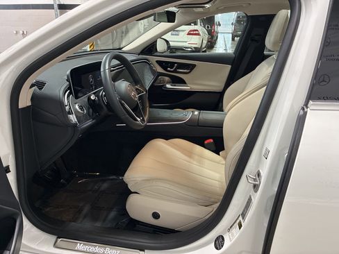 Used 2024 Mercedes-Benz E 350 4MATIC Sedan image 16