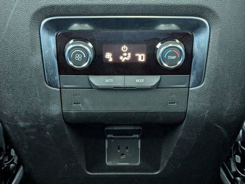 Certified 2025 Chevrolet Suburban Z71 image 19