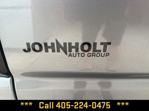 Used 2025 GMC Sierra 1500 SLT AWD/4WD image 5