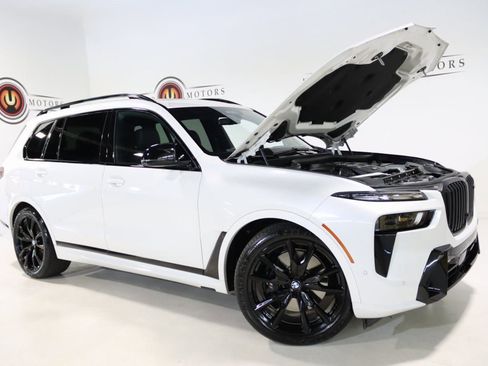 Used 2024 BMW X7 M60i image 31