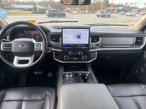 Certified 2024 Ford Expedition Max XLT image 12