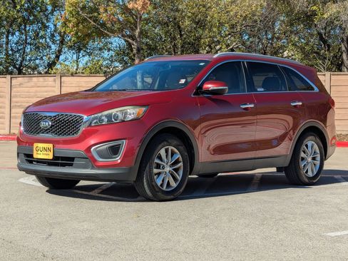 Used 2016 Kia Sorento LX w/ LX Convenience Package image 6