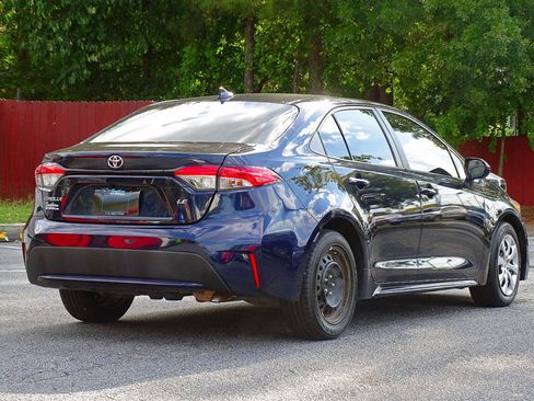 Used 2021 Toyota Corolla LE FWD image 10