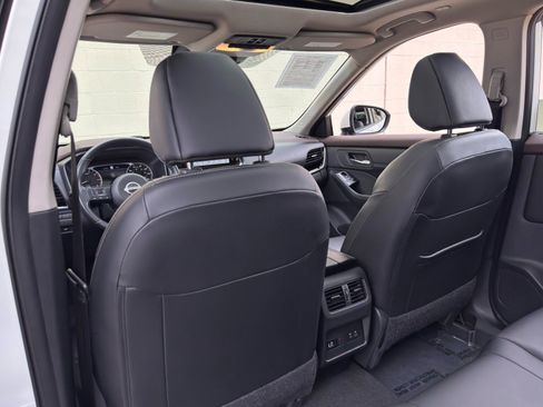 Used 2023 Nissan Rogue SL w/ SL Premium Package FWD image 34