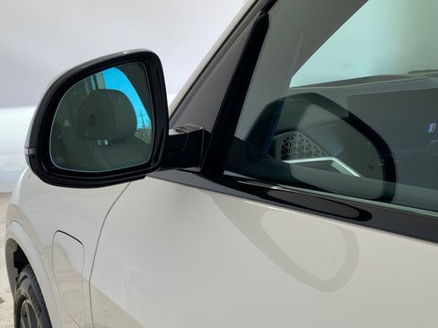 Certified 2025 BMW X5 xDrive50e w/ M Sport Package image 23