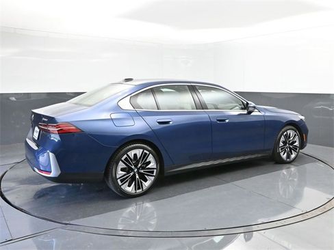 New 2025 BMW 530i w/ Executive Package image 16