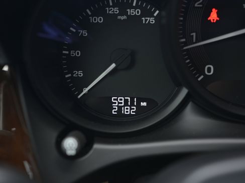 Certified 2025 Porsche Macan image 19