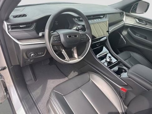 New 2026 Jeep Grand Cherokee Limited AWD/4WD image 11