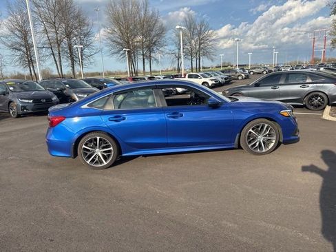 Used 2022 Honda Civic Touring image 11