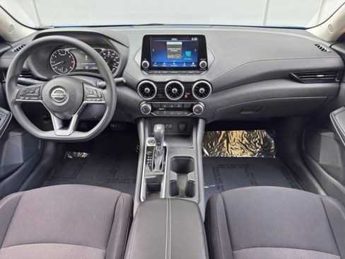 Used 2023 Nissan Sentra SV FWD image 11