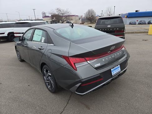 New 2026 Hyundai Elantra Limited FWD image 8