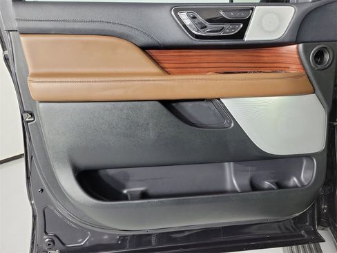 Used 2023 Lincoln Navigator L Reserve image 17
