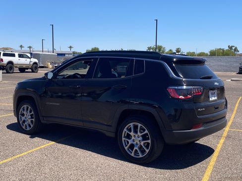 Certified 2022 Jeep Compass Latitude AWD/4WD image 4