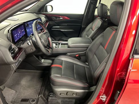 Certified 2024 Chevrolet Traverse RS w/ LPO, Floor Liner Package AWD/4WD image 13