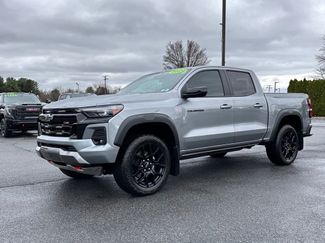Used 2024 Chevrolet Colorado Z71 w/ LPO, Dark Essentials Package video 2