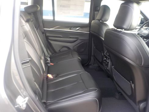 New 2025 Jeep Grand Cherokee Limited image 13