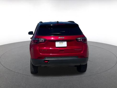 Used 2025 Jeep Compass Trailhawk image 12