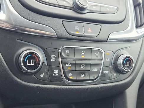 Used 2023 Chevrolet Equinox LT FWD image 17