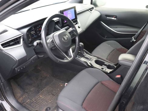 Used 2024 Toyota Corolla SE w/ SE Package image 10