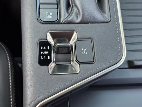 Used 2024 Lexus GX 550 w/ Cold Area Package AWD/4WD image 33