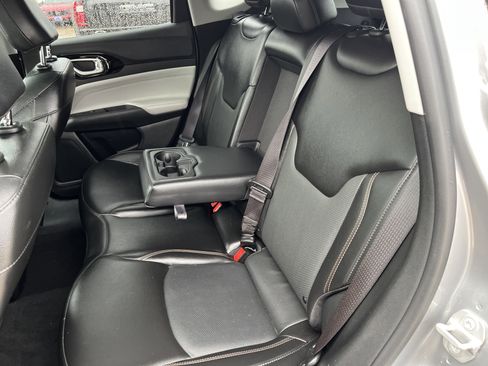 Used 2022 Jeep Compass Limited AWD/4WD image 12