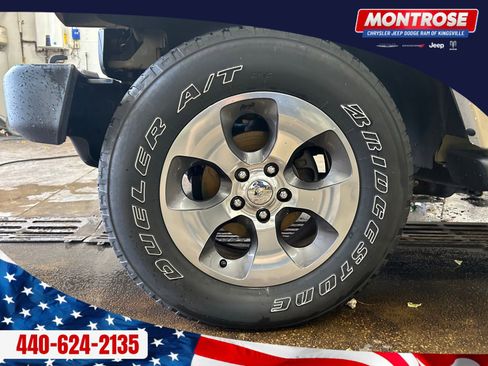 Used 2017 Jeep Wrangler Unlimited Sahara image 32