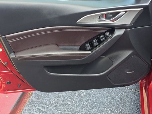 Used 2018 MAZDA MAZDA3 Touring image 28