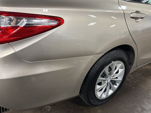 Used 2017 Toyota Camry LE FWD image 43