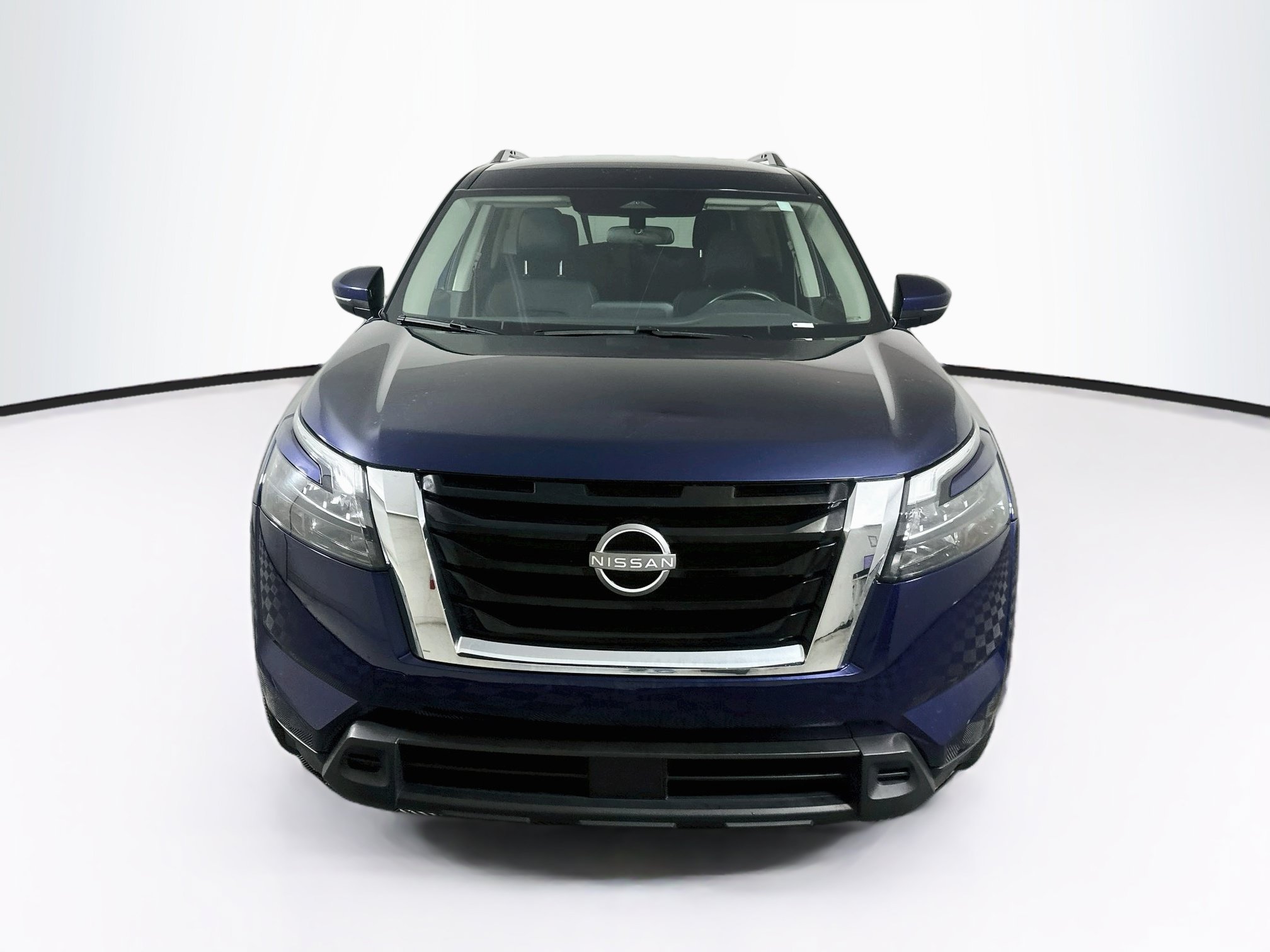 Used 2025 Nissan Pathfinder SV FWD image 2