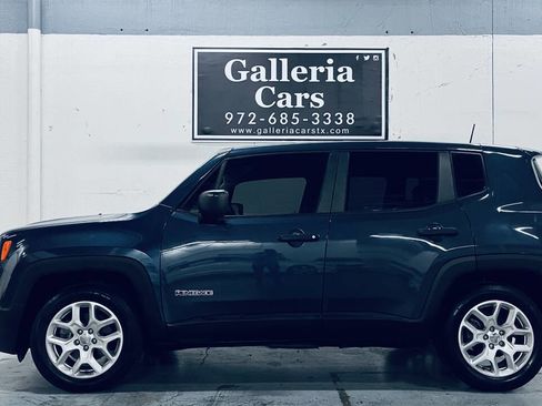 Used 2020 Jeep Renegade Sport w/ UConnect 7.0 Group image 1