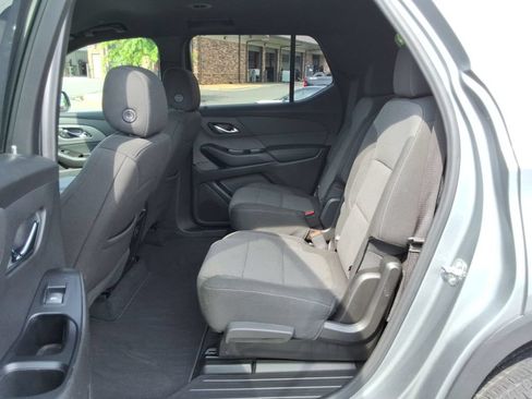 Certified 2023 Chevrolet Traverse LT FWD image 18