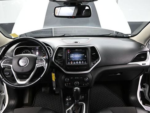 Used 2015 Jeep Cherokee Trailhawk AWD/4WD image 23