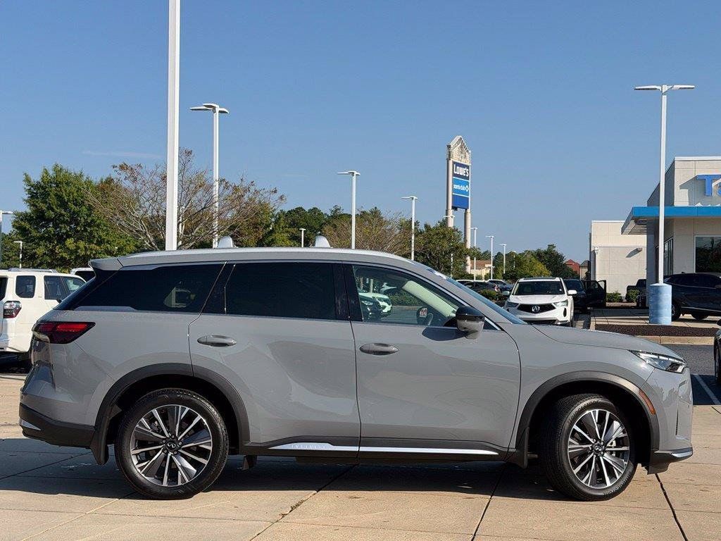 Used 2026 INFINITI QX60 Luxe w/ Cargo Package FWD image 5