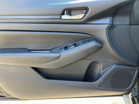 Used 2025 Nissan Altima 2.5 SV image 18