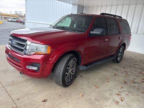Used 2017 Ford Expedition XLT w/ Equipment Group 202A image 3