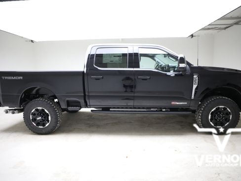New 2026 Ford F250 Lariat w/ Tremor Off-Road Package AWD/4WD image 6