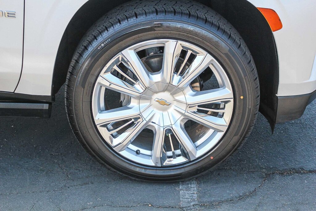 Used 2021 Chevrolet Tahoe High Country w/ Premium Package AWD/4WD image 33