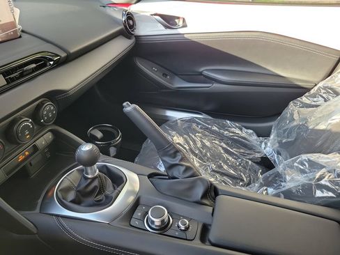 New 2026 MAZDA MX-5 Miata Club w/ Interior Package RWD image 31