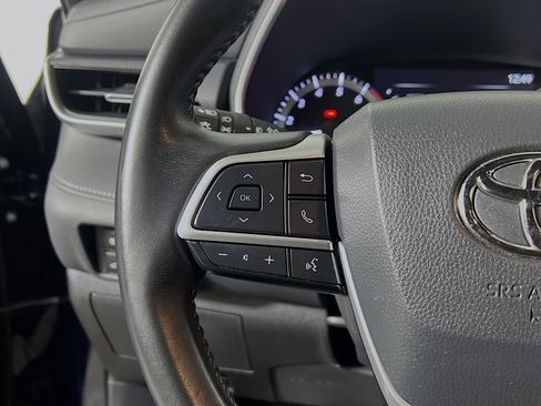 Used 2023 Toyota Highlander XSE image 19