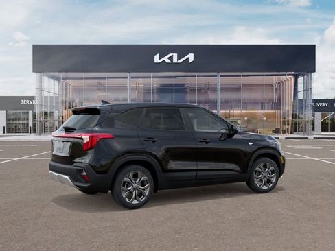 New 2026 Kia Seltos LX FWD image 6