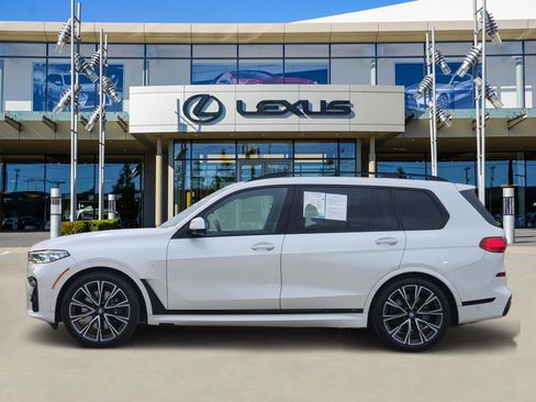 Used 2022 BMW X7 M50i w/ Executive Package image 3