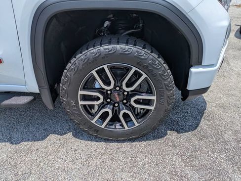 New 2026 GMC Sierra 1500 AT4 w/ AT4 Premium Package AWD/4WD image 13