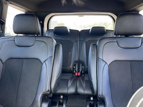 Used 2025 Jeep Grand Cherokee L Altitude RWD image 24