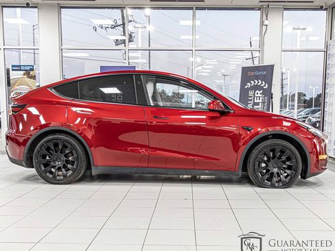 Used 2024 Tesla Model Y Long Range AWD/4WD image 10