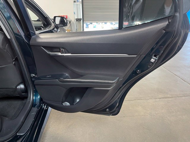 Used 2018 Toyota Camry LE FWD image 16